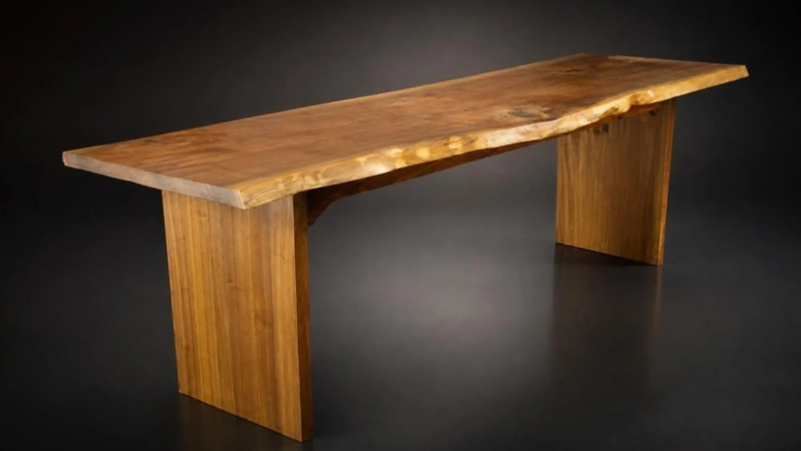Live-Edge Bar Counter in Black walnut