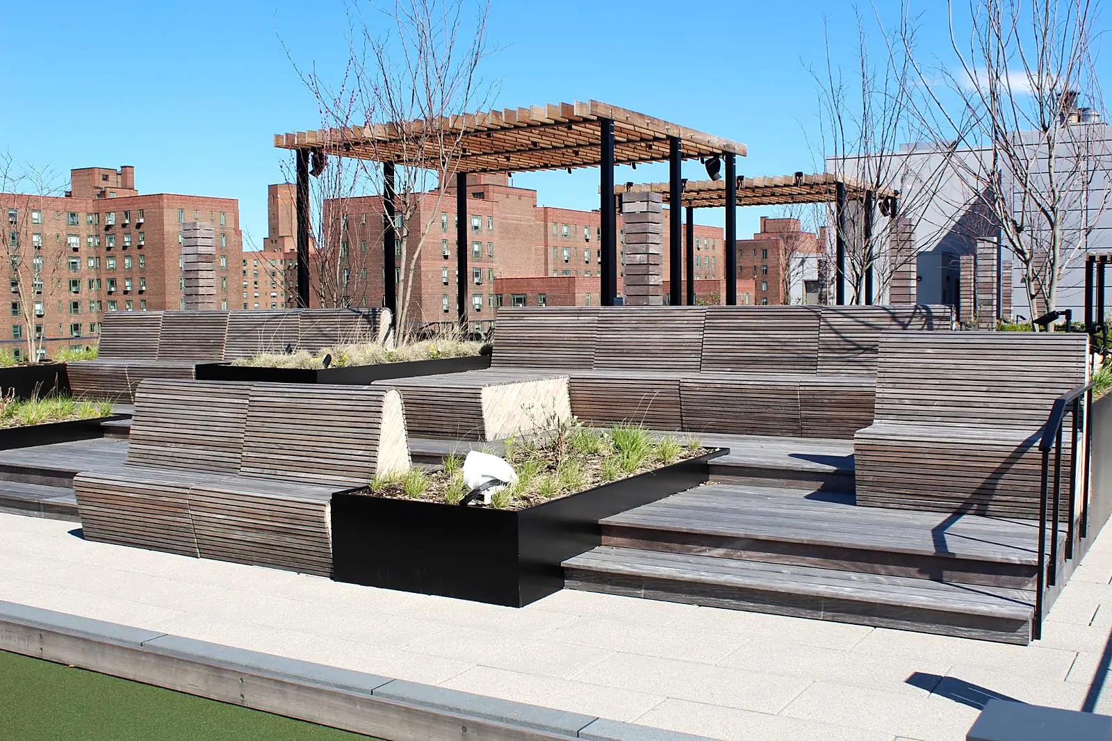 Rooftop Terrace in Ipê and steel